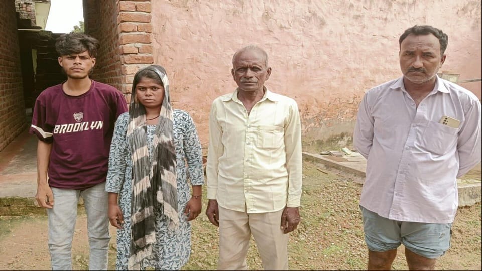 Dehradun accident: No news of four youths of Saharanpur, helplessness in the eyes of the family members