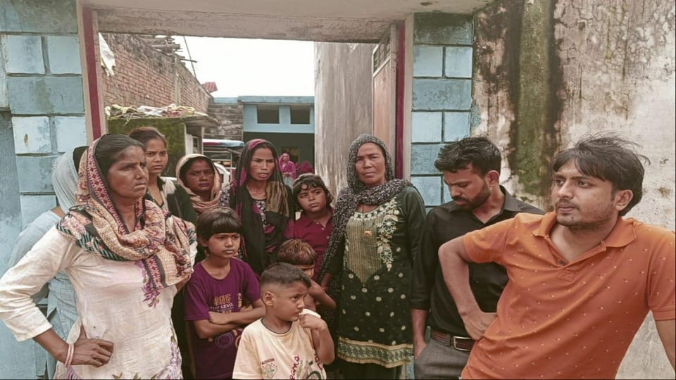Dehradun accident: No news of four youths of Saharanpur, helplessness in the eyes of the family members