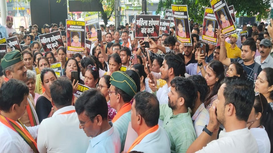 People took to the streets to get justice for the little angel in haldwani