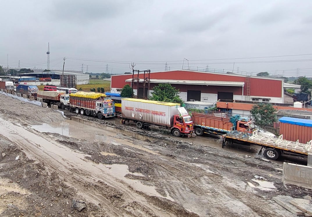 MP News Indore bypass was again jammed, vehicles were stranded for five hours.