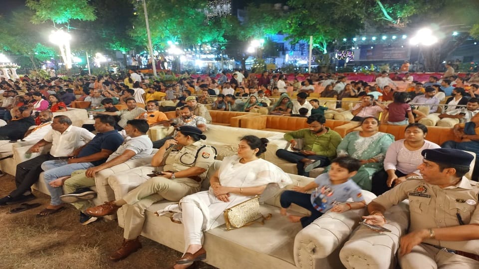 Crowds gathered at Janakpuri mahotsav in agra