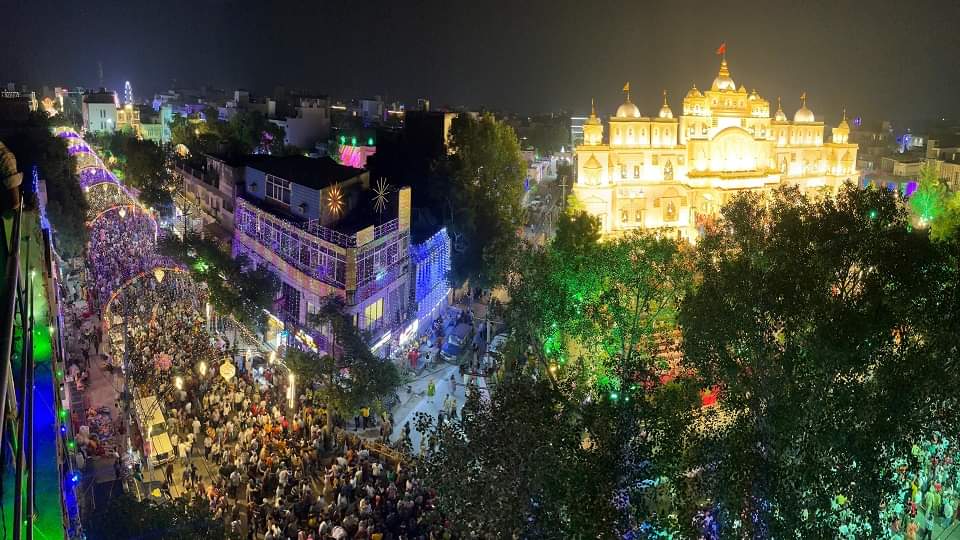 Crowds gathered at Janakpuri mahotsav in agra