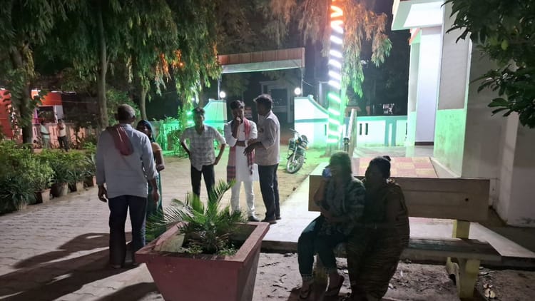 यूपी में दर्दनाक हादसा: जौनपुर में ट्रक से कुचलकर दो सगे भाइयों की मौत, बहन को सामान पहुंचाने आ रहे थे दोनों