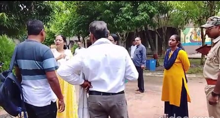 Chitrakoot Students stage protest at Navodaya Vidyalaya administration accused of negligence