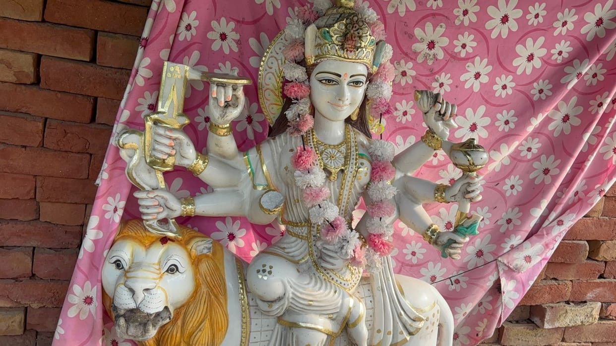 Hamirpur Unruly elements broke the idols of the temple also stole the bell Tension prevailed in the village