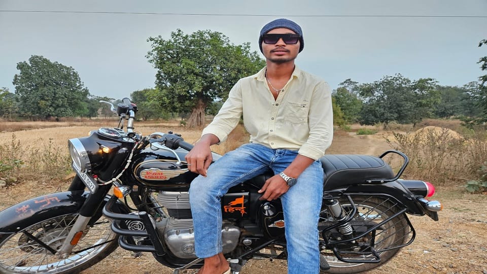 Young man building Durga pandal gets electrocuted Damon Raote dies a painful death in Balod