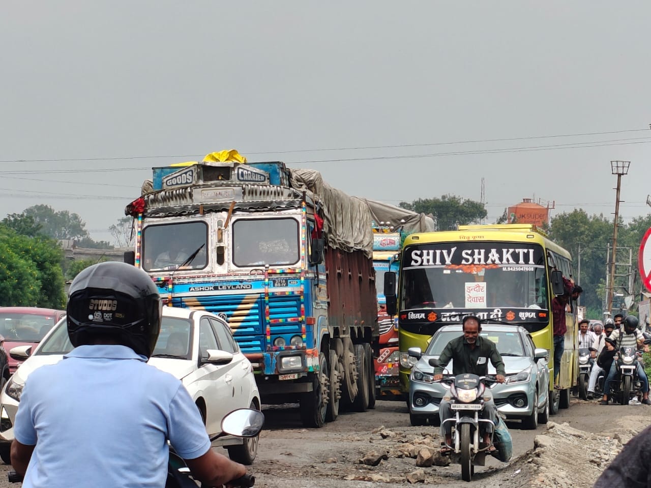 MP News Indore bypass was again jammed, vehicles were stranded for five hours.