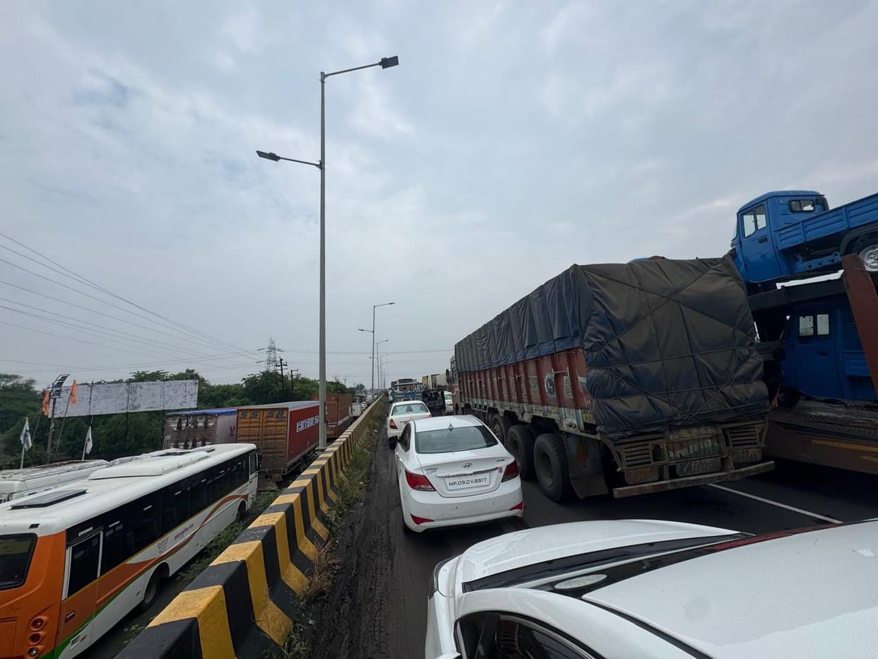 MP News Indore bypass was again jammed, vehicles were stranded for five hours.
