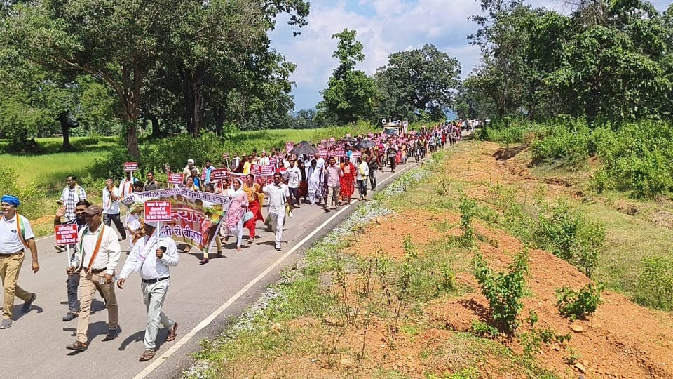 Red water crisis Villagers march against NMDC in Bijapur 45 villages raised their voice under the leadership o