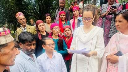 मनाली विधानसभा क्षेत्र में दौरा करने पहुंची सांसद कंगना रनौत।