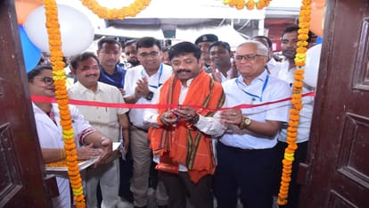 मंत्री नंदी ने सेवा पखवाड़ा के तहत निःशुल्क स्वास्थ्य परीक्षण शिविर का किया उद्घाटन।