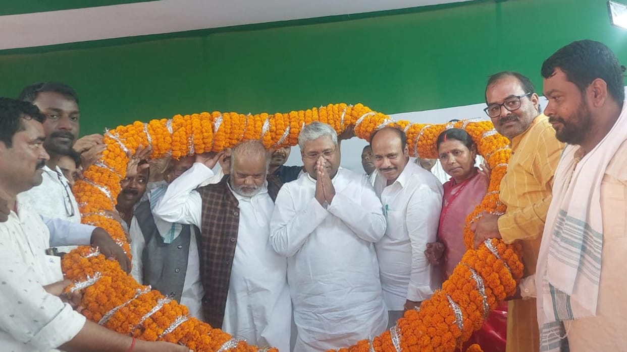Bihar: Minister Santosh Suman took a dig at former Deputy CM Tejashwi Yadav.