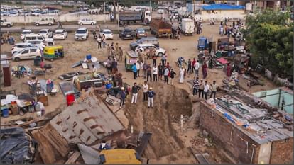 Mega demolition drive targets 700 illegal structures along Sabarmati riverbank in Gandhinagar