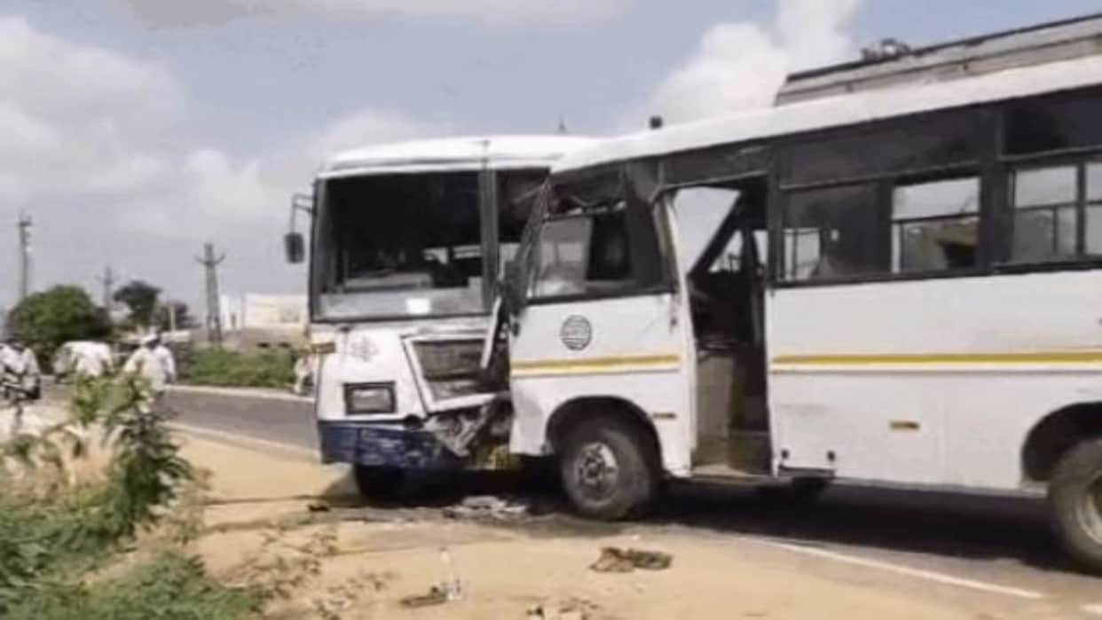Jalore News: Roadways and private bus collide head-on near Mudtara, dozen passengers injured, police probing