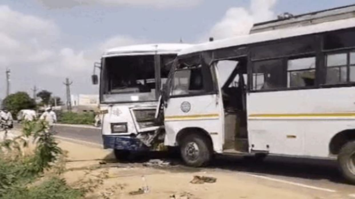 Jalore News: Roadways and private bus collide head-on near Mudtara, dozen passengers injured, police probing