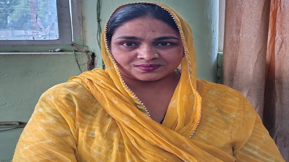 Usury and blackmailing racket exposed woman moneylender Amina Taj and her associate Rakesh Sahu arrested in Ka