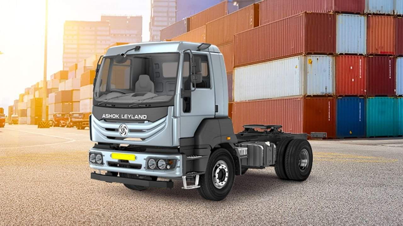 Commercial Vehicle Sales Rebound in October 2025, Driven by Infrastructure Growth and Festive Demand