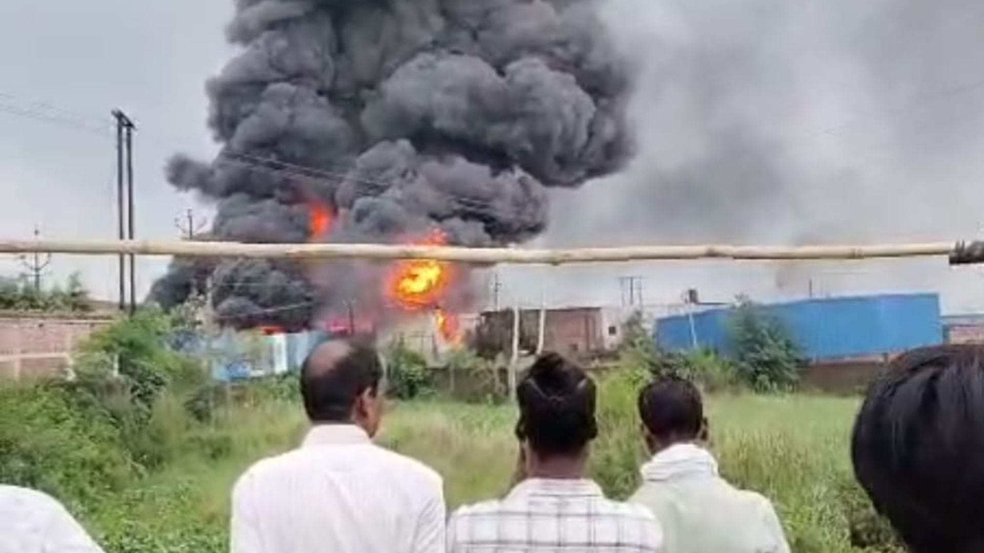 फैक्टरी में लगी आग