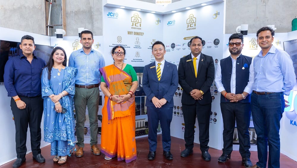 Kanpur Mangal Bhavan project receives Rs 2 crore aid JCI International President hands over cheque
