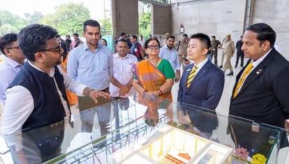 Kanpur Mangal Bhavan project receives Rs 2 crore aid JCI International President hands over cheque