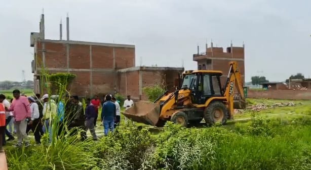 Kanpur KDA takes major action in Bidhanu illegal encroachment removed from 32000 square meters of land
