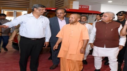 CM Yogi reviews preparations for UP International Trade Show PM modi to inaugurate third edition