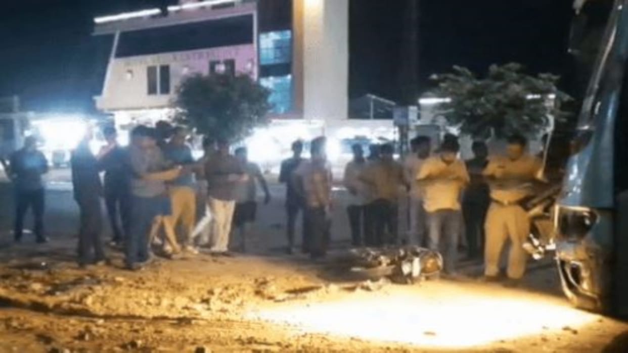 Jhunjhunu News: Road Accident in Chirawa, Bus Rams into Bike Killing 2 Riders; Driver-Conductor Absconded