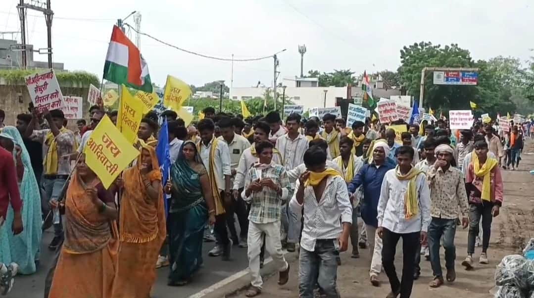 Omkareshwar: Tribal community erupts in anger, rallies held demanding cancellation of Devi Ahilyabai Sanctuary
