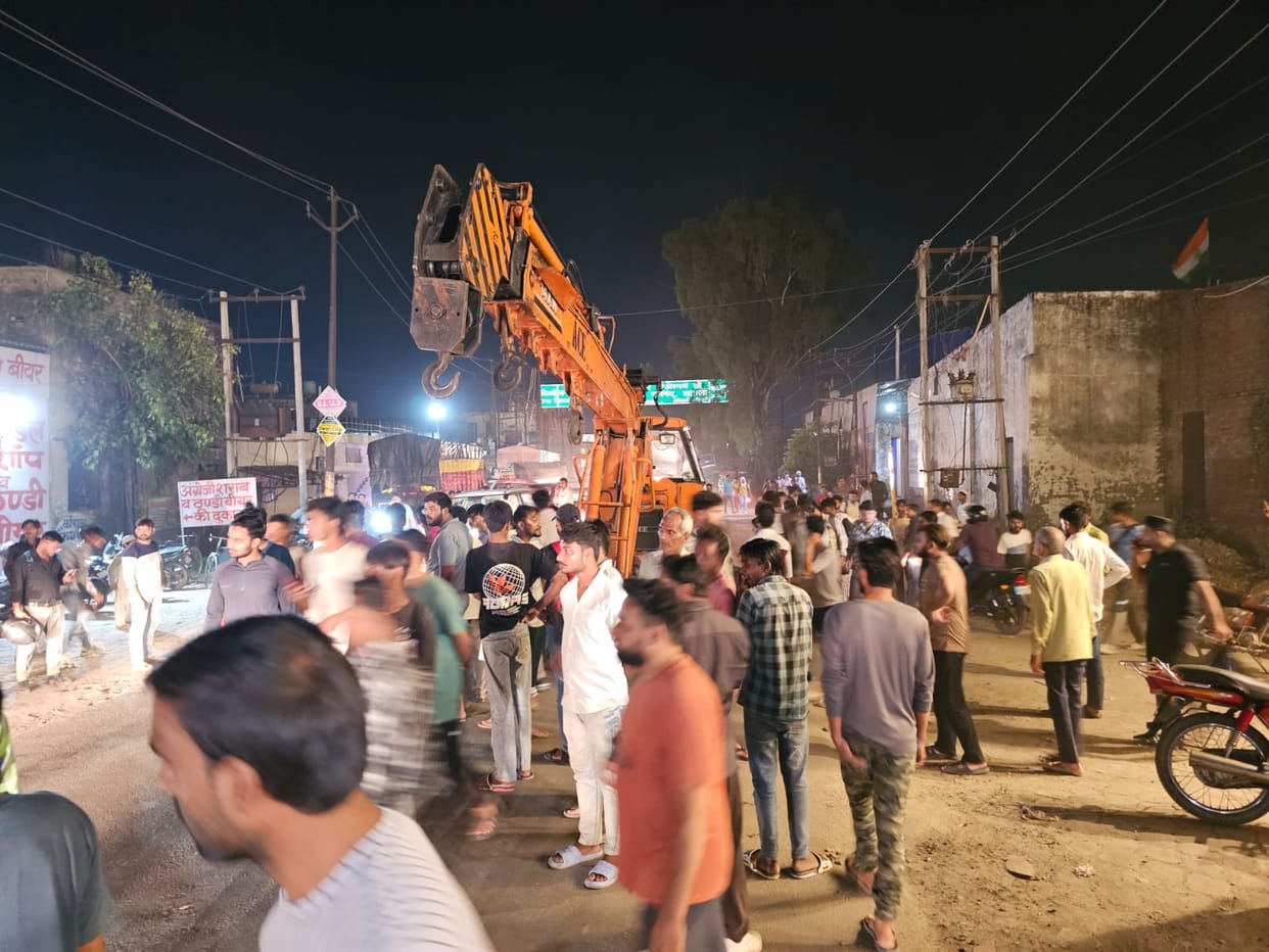 Shamli: Worker on Bicycle Crushed to Death by Crane on Delhi Road