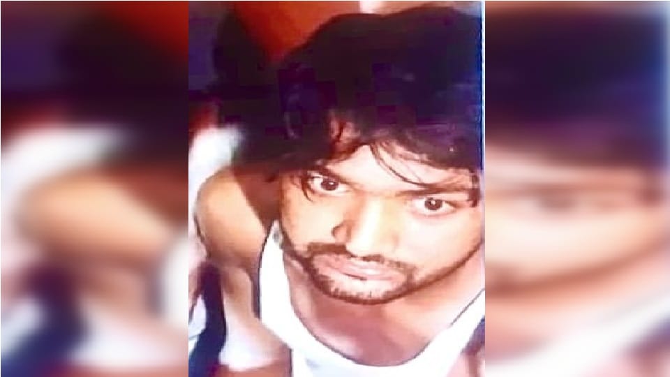 Pipraich incident Animal smuggler dies during treatment at medical college