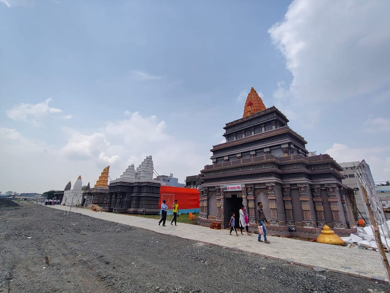 Indore: The biggest Durga pandal is being built in the western region of Indore, where one crore mantras will
