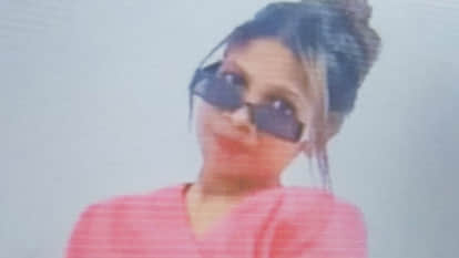 आकांक्षा की फाइल फोटो