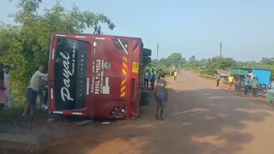 bus overturned after going out of control in Balod district