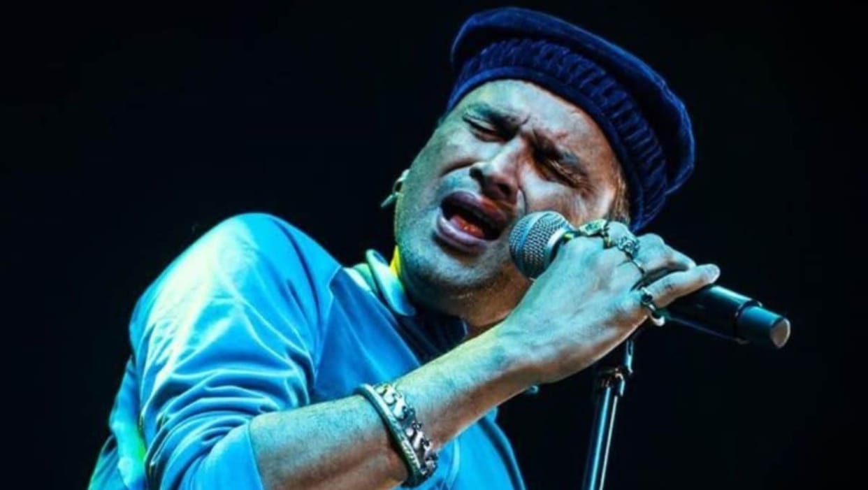 assam singer zubeen garg death news scuba diving fans gathers at his residence