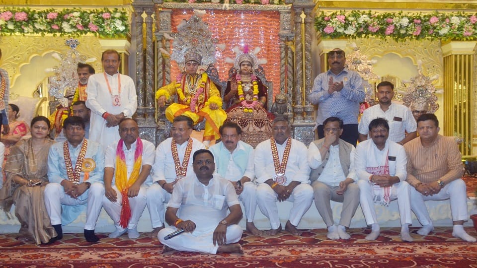 Raja Dashrath Ajay Agarwal Threatened During Jankpuri Mahotsav, Seeks Police Protection