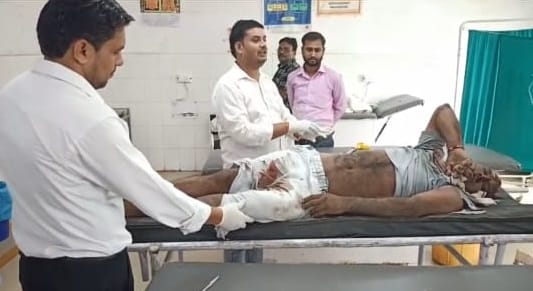 Etawah Husband jumps in front of truck after argument wife attempts suicide by jumping from roof