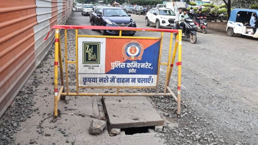 Indore News Flyover construction on Dewas road traffic jam at Vijay Nagar