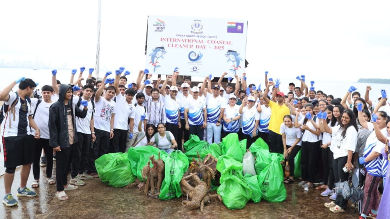 Mumbai earthday org NGO launch historic environmental campaign collaborates with BMC to protect sea