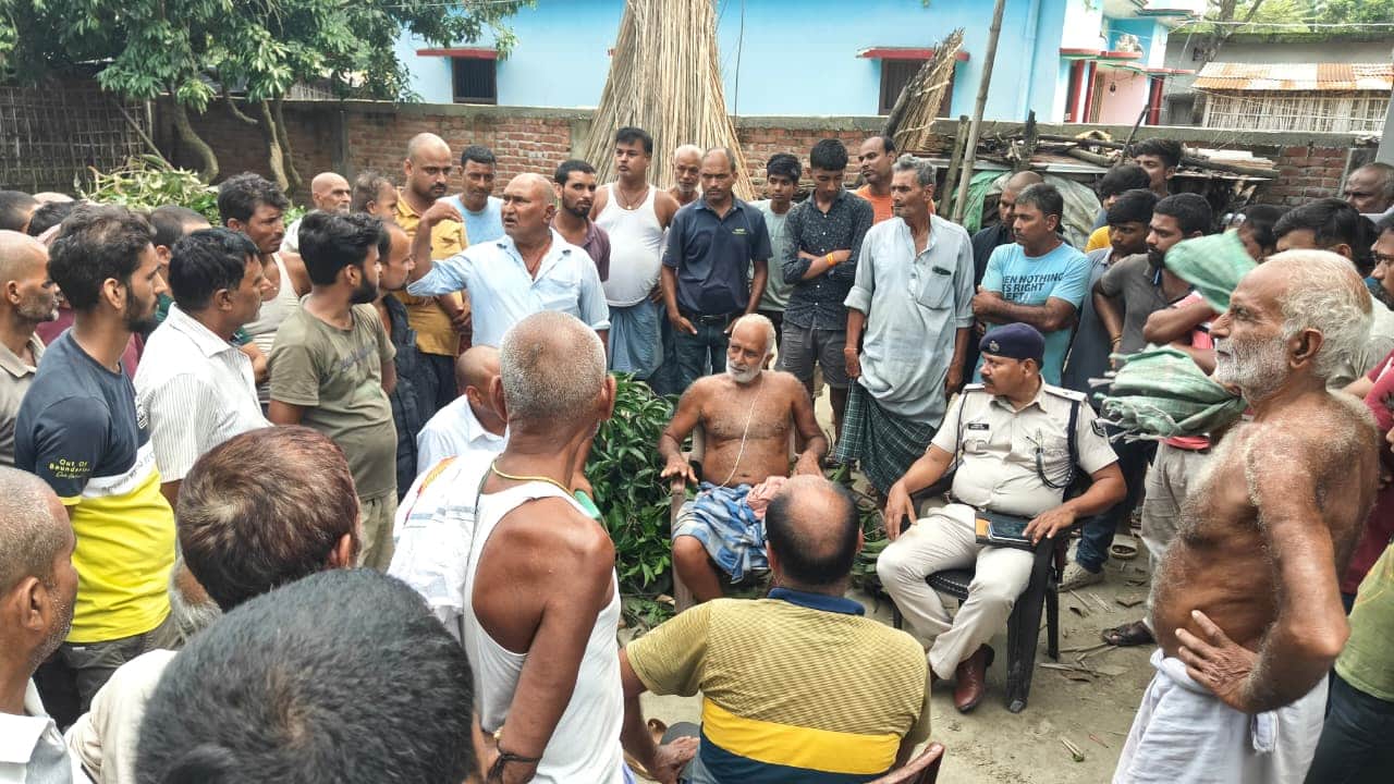 मौके पर पहुंची पुलिस