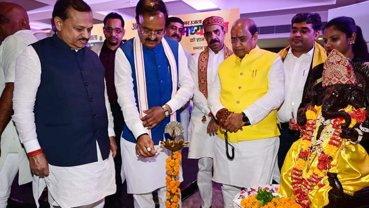 Madhyanchal Pride Award Ceremony: 27 Personalities Who Have Risen To The Top Through Struggle Were Honored – Amar Ujala Hindi News Live