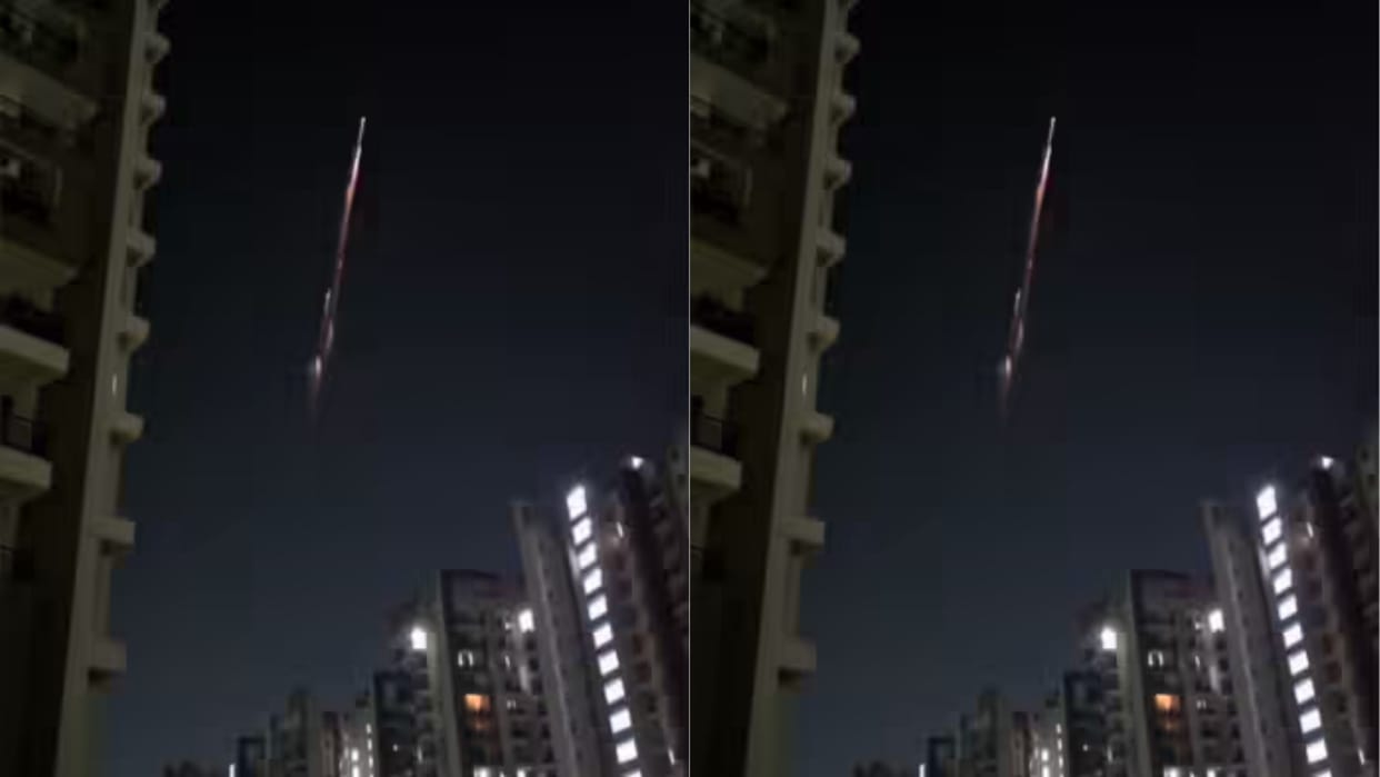 A Rare Meteor In Noida was seen in the sky at 1.30 am everyone was surprised after watching the video