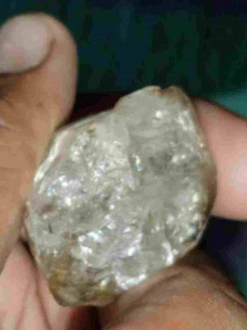 पन्ना की खदान से निकला 150 कैरेट का अब तक का सबसे बड़ा हीरा