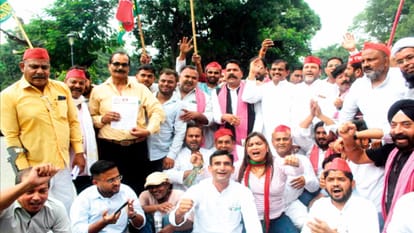 Meerut:Politics Heats Up Over Salawa Clash, Allegations of Biased Action and Bulldozer Drive