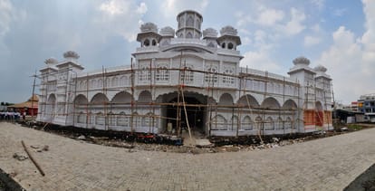 Indore: The biggest Durga pandal is being built in the western region of Indore, where one crore mantras will