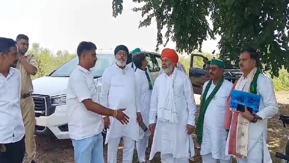 BKU spokesperson Rakesh Tikait attack on government for fertilizers issue