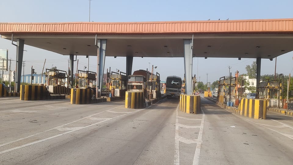 UP: Even if your vehicle doesn't have a Fastag, you won't be fined heavily; just pay 1.25 times the amount and