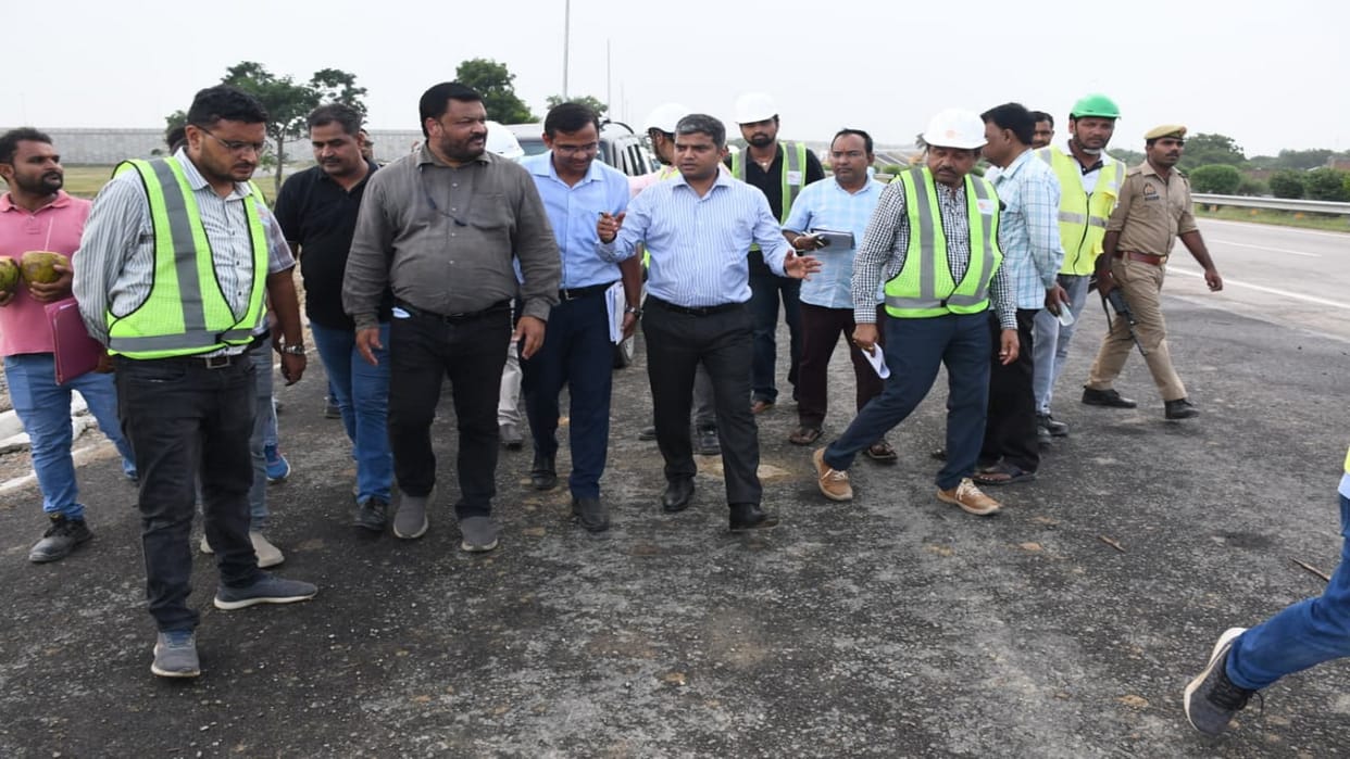 Main route of Ganga Expressway completed, service road to be ready by November
