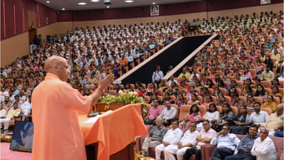 CM Yogi was present in Gorakhpur for the Developed India-Developed Uttar Pradesh Vision-2047 workshop.