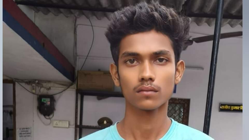 Lover killed his girlfriend stuffed body in suitcase took selfie and dumped Yamuna River 95 km away In Kanpur