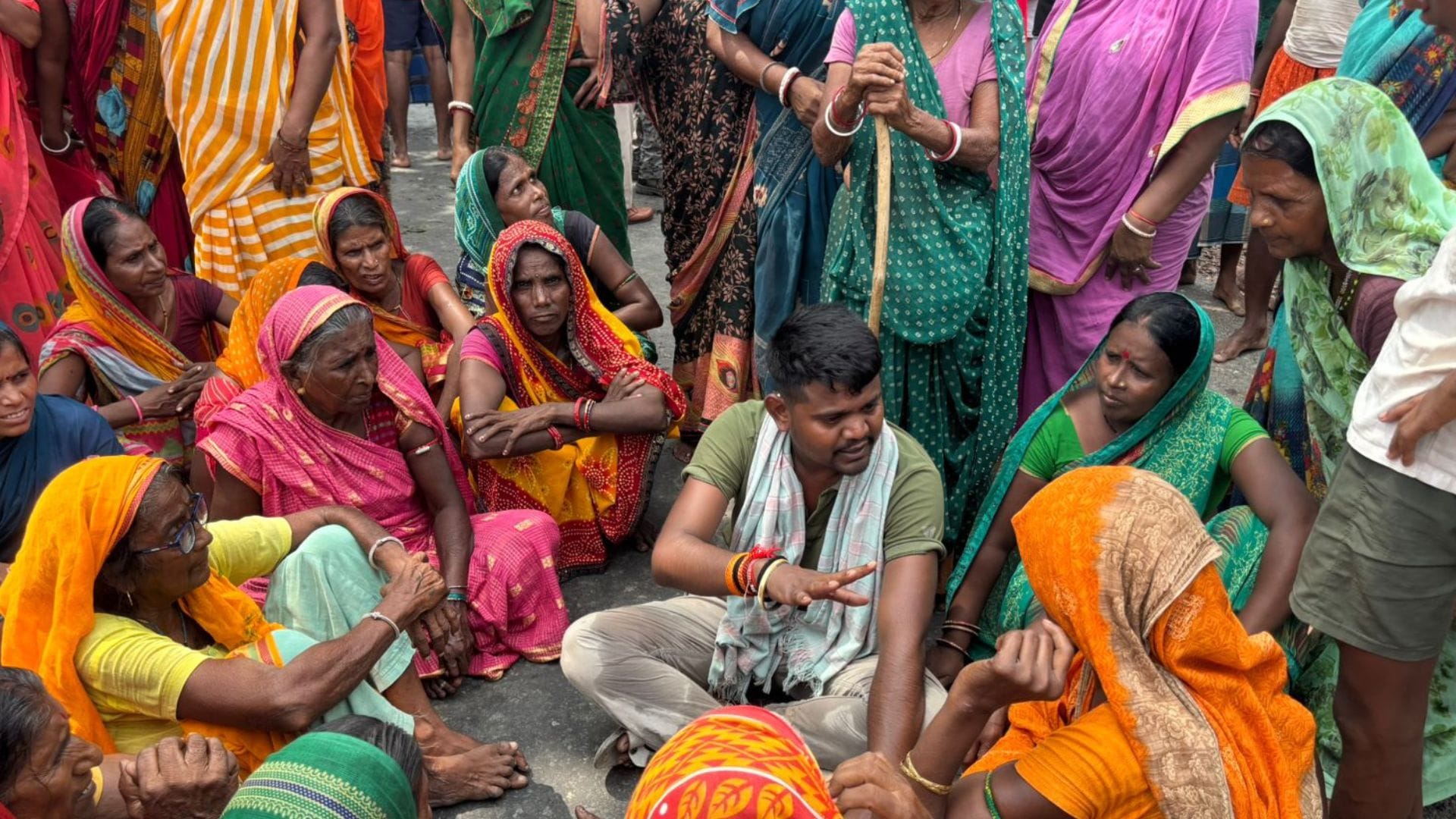 महिलाओं ने किया सड़क जाम